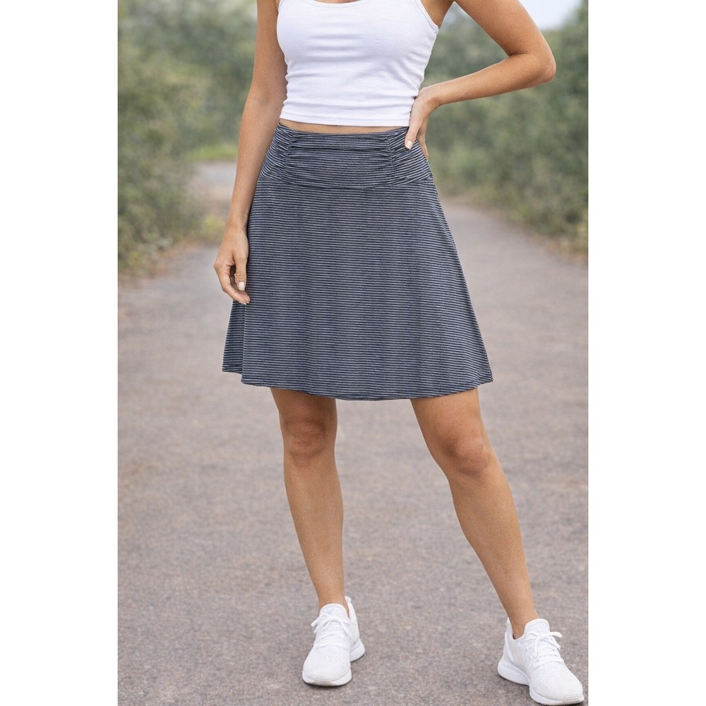 Gray Black Striped Knit Skirt A‑Line Stretch Travel Comfort Medium
